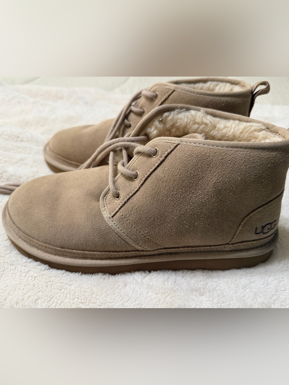 UGG Woman’s Chukka Boots in Light Tan Suede 10
